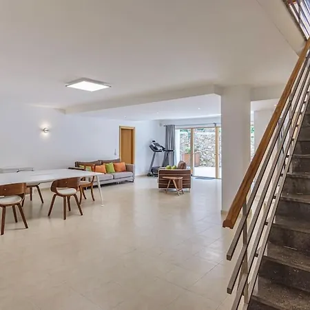 Equinox: Elegant W/pool Next To Golf & Villa Sintra