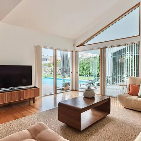 Equinox: Elegant W/pool Next To Golf & Villa