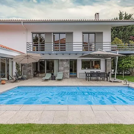Equinox: Elegant W/pool Next To Golf & シントラ