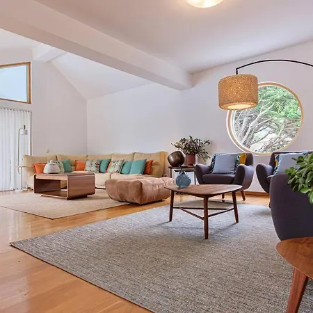 Equinox: Elegant W/pool Next To Golf & Villa Sintra