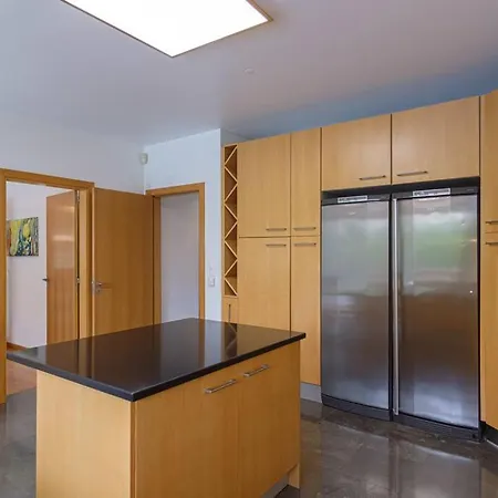 Equinox: Elegant W/pool Next To Golf & * Sintra